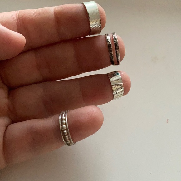 Jewelry - 💕2/$7 💕 Lot of toe rings